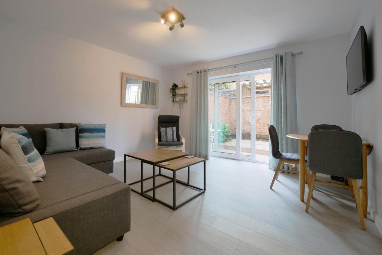 Апартаменти Crewe Short Lets 1 Victoria Court, Крю Екстер'єр фото
